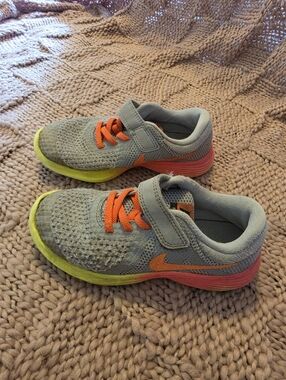 Nike Kids Revolution 4 Fade Sneakers